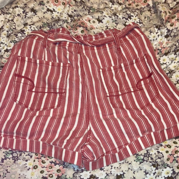 Women’s American eagle outfitters red & cream high waisted shorts - Picture 5 of 5